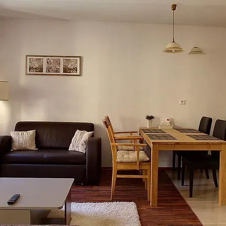 Apartament Urocza 5 *